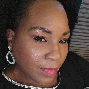 Meet your Posher, Carla